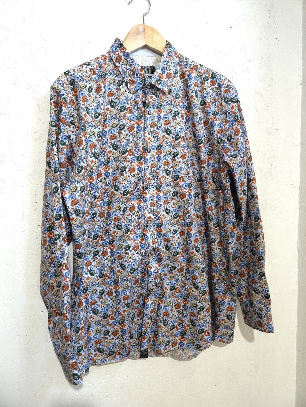 Simons Floral Button-Down Shirt in White, Blue, Orange